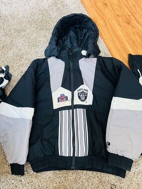 Vintage Pro Player Raiders Reversible Puffer Jacket NFL Experience Hooded Mens